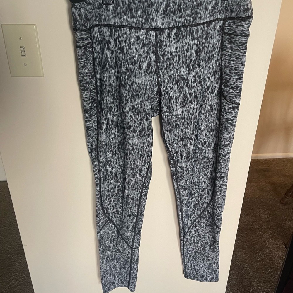 b&w leggings